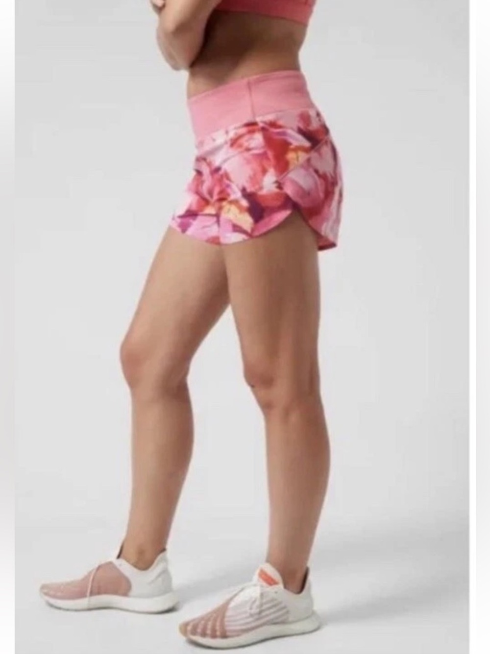 Athleta Run With It 3.5 Shorts Pink Floral Print Running Athletic M